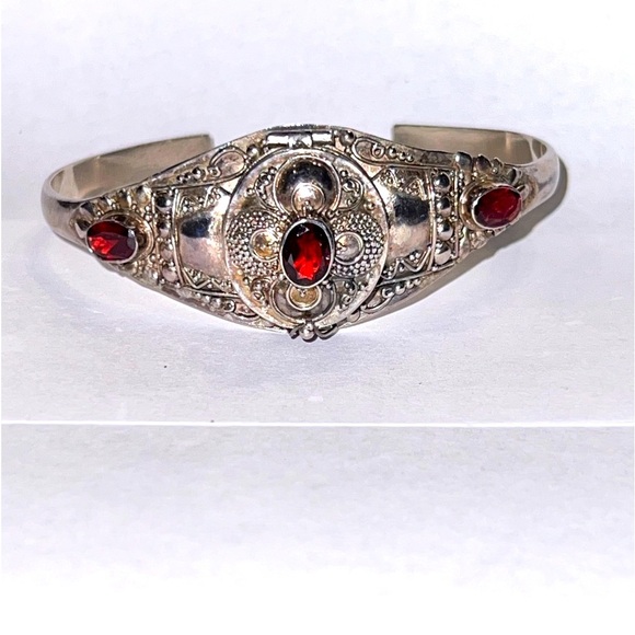 Sterling Silver 925 Garnet Gemstone Medieval Poison Cuff Bracelet Size 6 to 7 in - Picture 1 of 10